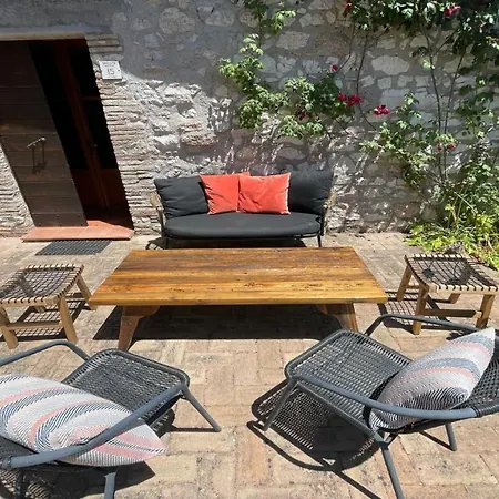 Pool And Detached In Its Own Private Grounds بيت للعطل سبوليتو