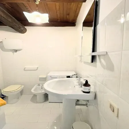 Pool And Detached In Its Own Private Grounds سبوليتو